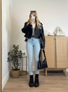 Winter Women Outfit Ideas, Woman’s Winter Fashion, Cold Outfits Women, Cool Winter Outfits For Women, Winter Fashion Outfits Casual Ideas For Women, Winter Woman Outfits, Outfit For Winter Womens, Fashion Inspo Outfits Winter 2023, Casual Outfits Winter Women