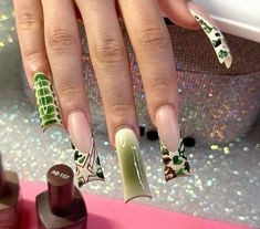 Nail Inspo Extra, Fall Nail Designs Green, Nail Designs Green, Nail Tek, Boho Nails