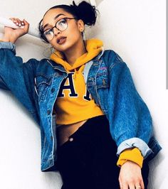 Pinterest: lowkeyy_wifeyy yellow and denim outfits Genz Fashion, Preteen Top, Party Outfit For Teen Girls, Look Hip Hop, Casual Friday Outfit, Adrette Outfits, Teen Style, Instagram Baddie