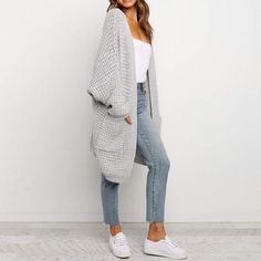 WALK THROUGH THE FOREST - B ANN'S BOUTIQUE Cute Cardigan Outfits, Chunky Cable Knit Cardigan, Sweater And Jeans, Chique Outfits, Cute Cardigans, Cardigan Outfits, Womens Kimono, Casual Fall Outfits, Mode Inspiration