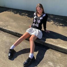 Low Top Doc Martens Outfit, Low Doc Martens Outfit, Black Loafers Outfit, Doc Martens Black, Doc Martens Outfit, Oxford Shoes Outfit, Blogger Outfits, Doc Martens, Grunge Outfits