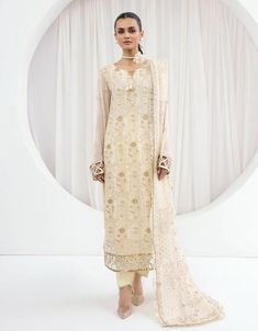 White Chiffon Embellished Pakistani Salwar Kameez Pakistani Kameez, Vogue Clothing, Clothing Studio, Pakistani Salwar, Pakistani Party Wear, Organza Sleeves, Pakistani Salwar Kameez, Chiffon Collection, Embroidered Sleeves