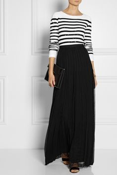 Black Chiffon Skirt Outfit, Black Chiffon Skirt, Outfit Feminine, Top Inspiration, Top Net, Estilo Hijab, Stripes Top, Chiffon Maxi Skirt, Maxi Skirt Outfits