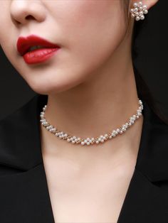 This stunning piece features a seamless fusion of delicate gold beads, creating a mesmerizing interlocking pattern. Crafted with precision and attention to detail, this choker necklace exudes elegance and sophistication, adding a touch of luxury to any ensemble. Elevate your look with this versatile accessory, perfect for both casual and formal occasions. Metal: 14K Gold Filled Gemstone: Freshwater Pearl Length: 350mm(Includes extension chain 50mm) Width: 8mm(including metal parts) Gold Pearl Choker With Clavicle Chain, Gold Pearl Clavicle Chain Choker, Elegant Gold Beaded Jewelry For Parties, Elegant Beaded Necklaces For Party, Elegant Pearl Choker With Clavicle Chain, Elegant Gold Pearl Choker, Elegant Polished Bead Necklaces, Elegant Round Beads Chain Necklace For Parties, Elegant Polished Beads Necklace For Party