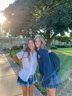 American Private School Aesthetic, Private School Fits, Aussie School Aesthetic, Girl In School Aesthetic, All Girls School Aesthetic, Australian High School Aesthetic, How To Make A School Uniform Look Cute, Uk Private School