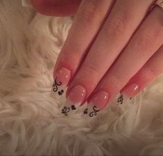 Almond Nails Designs Edgy, Coffin Grunge Nails, Grunge Y2k Nails Short, Y2k Simple Nails, Y2k Nails Square, Nail Ideas Y2k Short, Nails Y2k Short, 200s Nails, Emo Acrylic Nails