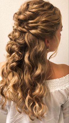 1800s Hairstyles, Victorian Hairstyles, Hoco Hairstyles, Half Updo, Princess Hairstyles, Long Curly Hair, Long Curly, Aesthetic Hair, Curled Hairstyles