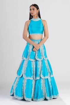 "14 Versatile Crop Tops Outfit Ideas for Day to Night Looks" Lehenga And Blouse, Lehenga Wedding, Fashion Sewing Tutorials, Stylish Dresses For Girls, Cute Crop Tops