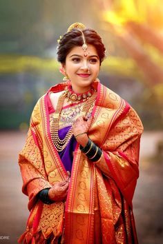 Hair Style Girl, Marathi Wedding, Saree Hairstyles, Indian Wedding Bride, Couple Wedding Dress