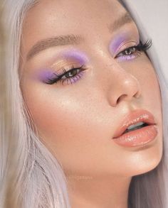 Eye Make Up Looks Colorful, Lavander Makeup Look, Prom Makeup Ideas, Editorial Make-up, Graphic Eyes, Euphoria Makeup, Makeup Tip