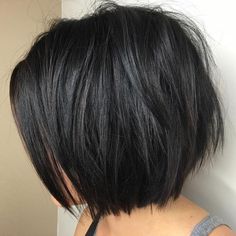 Sliced Black Bob Short Layered Bob Hairstyles, Thick Wavy Hair, Bob Hairstyles For Thick, Layered Bob Hairstyles, Short Hairstyles For Thick Hair, Short Bob Haircuts, Penteado Cabelo Curto, Haircut For Thick Hair