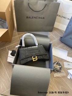 Charm Fashion - BGA Bags - 1494 Fan Fashion, Balenciaga Bag, Satchel Bags, Evening Bags, Luxury Bags, Designing Women, Contact Us, Fashion Bags, Balenciaga