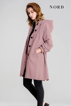 lady in red. and soft pink rain coat, that also functions as a windbreaker, with long sleeves, reaching to the knees and with a hood. Elegant Blazers, Waterproof Rain Jacket, Cozy Coats, Urban Lifestyle, Cool Jackets, Waterproof Jacket, Outfit Casual