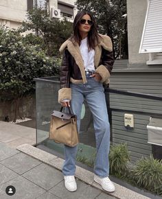 Winter Outfits Blue Jeans, Zara Jacket Outfit, Blue Jean Outfits, Stylish Winter Outfits, Zara Jacket, Jackets Fashion, Zara Outfit