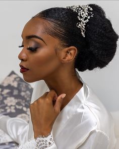 Wedding Hair Pieces Black Women, Wedding Hair Natural African American, Natural Black Bridal Hairstyles, Afro Wedding Hairstyles Brides With Veil, Afro Bride Hairstyles, Bridal Bun Black Women, Natural Black Wedding Hairstyles, Black Brides Hairstyles Natural Hair, Natural Wedding Hairstyles Black Bride