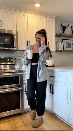 Weekend Outfits, Fall Maternity, Lazy Girl, Lazy Outfits, Fall Fits, Weekend Outfit, Fleece Joggers, Comfy Cozy, Womens Loungewear