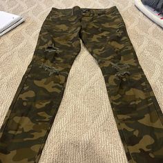 Judy Blue Distressed Skinny Camo Jeans Size 11 Never Worn Dabi Clothes, Flower Jeans, Leopard Print Jeans, Olive Pants, Leopard Pants, Camo Jeans, Blue Ripped Jeans, Judy Blue Jeans, Printed Jeans