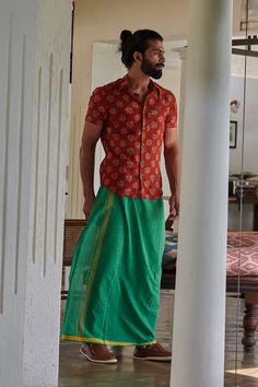 This hand spun, hand woven lungi gets better with every wash. Starch it stiff if you want to go formal else swag it just the way it is Handspun & handwoven in Kerala Man Bun Top Knot, Mode Queer, Men Wearing Skirts, Classy Art, Gender Fluid Fashion, Desi Outfits, Indian Colours, Fashion Jobs, Genderless Fashion