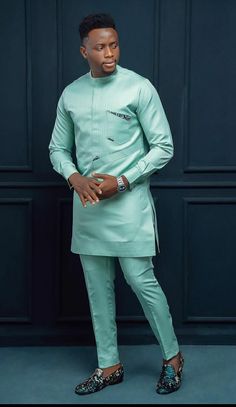 Traditional Green Semi-formal Sets, Formal Long Sleeve Sets With Traditional Patterns, Traditional Fitted Agbada For Formal Occasions, Men Senator Designs, Caftan For Men, African Wear Designs, African Dashiki Shirt, Kaftan For Men, Latest African Wear For Men