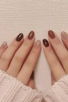 Kutek Disney, Brown Nail, Minimal Nails Art, Subtle Nails, Swarovski Nails, Minimal Nails, Casual Nails, Makijaż Smokey Eye, Soft Nails