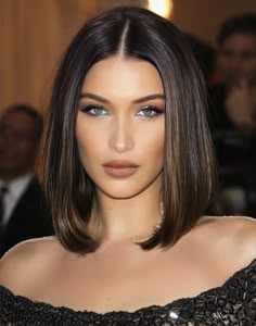 Bella Hadid Hair, Bella Hadid Makeup, Bella Hadid Aesthetic, Door Mesh, Fashion Bella, Bella Hadid Style, Handmade Kids, Rosie Huntington Whiteley, Cara Delevingne