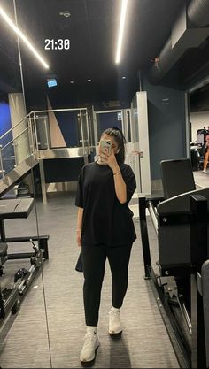 Gym Mirror Selfie, Summer Workout Outfits, Modele Fitness, Gym Crush, Gym Pictures, Mode Zara