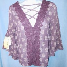 Nwt 100% Polyester Purple With White Floral Pattern V-Neck Bell Sleeves With Slits Lace Flowy Purple V-neck Blouse, Butterfly Print Dress, Pattern Blouse, Butterfly Print, Color Purple, Bell Sleeves, Print Dress, Floral Pattern, Top Blouse