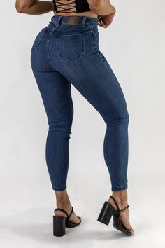 Make an unforgettable impression with Impact High Waisted Skinny Jeans in Indigo The perfect form fit, hugging your curves from waist to ankle! Unrestricted freedom with performance formflex denim allowing full range movement for any activity. Model Sizes: Tayla (Blonde - White Long Sleeve) Size XS (8), Jenny (Brunette - White Singlet) Size XL (16), Franni (Black Top) Size XS (8), Reagan (Brown Top) Size S (10) Insane comfort with soft, breathable tech denim, that does not compromise the look an White Singlet, Womens Fitness, Body Form, Stretchy Jeans, Brown Top, Best Jeans, Performance Outfit, Premium Denim, Black Top