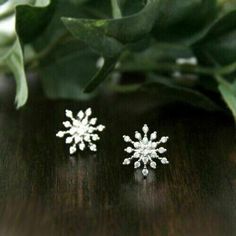 1 Ct Round Cut Lab Created Diamond Snowflake Stud Earrings 14k White Gold Plated Real Diamond Earrings Unique, Snowflake Flower, Real Diamond Earrings, Unique Studs, Weird Jewelry, Diamond Earrings Design, Pendant Sets, Stud Earrings Unique, Winter Jewelry