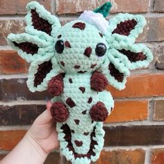 Food Animal Plushies, White Crochet Ideas, Easy Animal Crafts, Crochet Axolotl Pattern, Axolotl Crochet Pattern, Animal Pattern Crochet, Axolotl Pattern, Axolotl Crochet, Crochet Axolotl