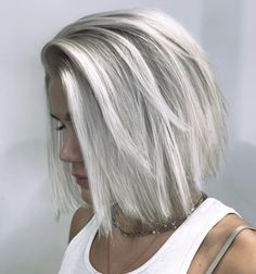 Chin Length Silver Hair, Platinum Balayage Bob, Silver Blonde Bob Hairstyles, Silver Lob Haircut, Icy Lob Haircut, Platinum Lob Haircut, Platinum Blonde Hair With Lowlights Bob, Short Silver Bob, Gray Hair Bob