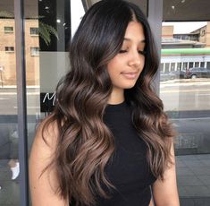 Dark Hair With Light Highlights Straight, Brown Balayage For Brown Skin, Natural Brown Balayage On Black Hair, Brown Skin Balayage, Hair Color Ideas For Virgin Hair, Dark Brown Hair With Underlights, Brown Skin Balayage Hair, Dark Autum Hair Color, Balayage For Dark Skin