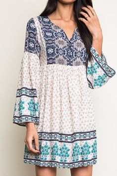 Woman In A Dress, Plus Size Tunic Dress, Tunics For Women, Tunic Dresses, Tunic Designs, Printed Tunic Dress, Estilo Hippie, Plus Size Boutique, Bohemian Dress