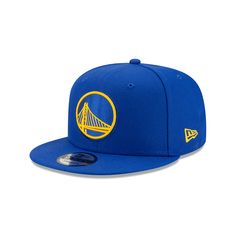 The Golden State Warriors Basic 9FIFTY Snapback features an allover team colored fabrication with an embroidered Warriors logo at the front panels and the official NBA Logoman above an adjustable snapback closure at the rear. Warrior Logo, Good Luck Charlie, Nba Logo, Nba Champions, Black Gloves, New Era Cap, New Era 59fifty, Blue Style, Oakland Athletics