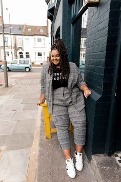 Fall Professional Outfits Women Plus Size, Plus Street Style, Plus Size London Outfit, Plus Size Paris Outfits, Moda Plus Size 2022, Size 22 Fashion For Women, Plus Size Monochromatic Outfits, Chic Plus Size Outfits, Work Outfit Plus Size