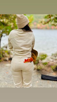 #fall #fallphotography #falloutfit #fallfashion #falltrends #vermont #autumn #autumncolors #autumnstyle Vermont Autumn, White Jeans, Fall Outfits, Autumn Fashion