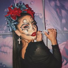 Fine Hair Styles, Mexican Halloween Costume, Half Face Makeup, Mexican Makeup, Skull Makeup Tutorial, Day Of The Dead Makeup, Mexican Halloween, History Meaning