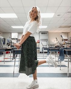 Teacher Outfit With Converse, Teacher In Service Outfit, Cute Highschool Teacher Outfits, Student Teaching Outfits Middle School, Summer Teacher Clothes, Teacher Midi Skirt Work Outfits, Tea Length Skirt Outfit Casual, Midi Skirt Outfit Teacher, Business Casual Outfits Skirts And Dresses