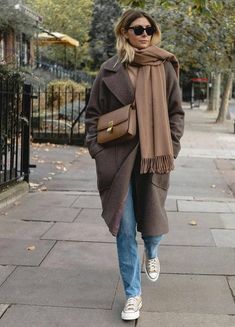 Emma Hill, Oversized Wool Coat, Outfits With Converse, Brown Coat, Coat Outfits, Style Women