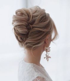 Bridal Messy French Roll Midi Hair Midi Hair, Quick Updo, Bride Updo, Easy Updo, Easy Updo Hairstyles, Fancy Hair, Updo Tutorial