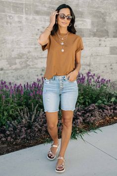 Mommy Style, Mom Outfits, Spring Summer Outfits, Mom Style, Outfits Casuales, Summer Looks, Quality Clothing, Spring Summer Fashion, Short Outfits