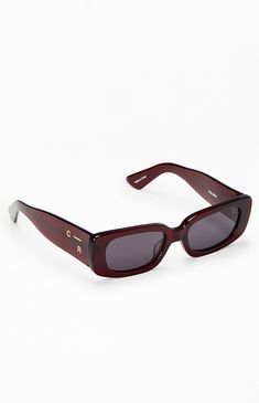 The Burgandy Y2K Sunglasses from Colour Range offer a retro-inspired style with a modern twist. Featuring an olive-colored frame, these sunglasses provide a fashionable look while ensuring UV protection for your eyes.


	Tinted lense
	Thick frame
	Y2K design Red Sunglasses Aesthetic, Brown Sunglasses Women, Fall Glasses, Burgundy Sunglasses, Burgundy Accessories, Y2k Glasses, Aesthetic Sunglasses, 80s Glasses, Funky Sunglasses