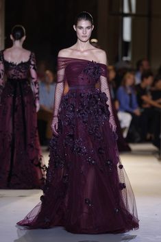 Dark Purple Gown, Zuhair Murad Couture, Purple Gown, Party Wear Gowns, Purple Gowns, Fantasy Gowns, Runway Dresses, Pretty Prom Dresses