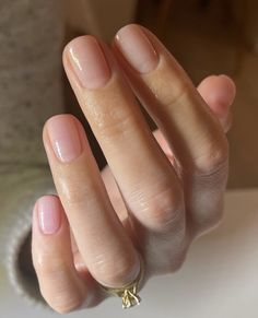 Square Nails Spring, Natural Nail Shapes, Natural Nails Manicure, Gel French Manicure, Simple Spring Nails, Spring Nail Designs, Subtle Nails, Nail Design Inspiration, Nails Spring