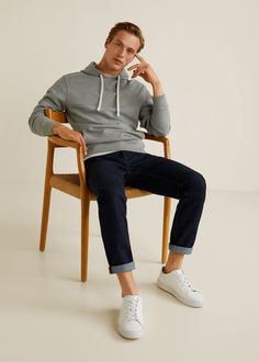 Sweatshirt Poses Men, Dutch Clothing, Mens Clothing Guide, 2021 Fashion Trends, Mens Photoshoot Poses, Dad Fashion, Men's Sweatshirts, Men Classic, Outfit Grid