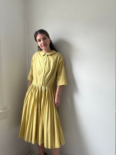 Vintage 1950s yellow shirtdress size small This Fit and Flare dress is fab for spring! Graduations, date night and brunch would be the the perfect occasions Gorgeous yellow coloring Button down Construction is excellent I don't see any sizing label but for reference I am a size small 5'0 I think this could fit a small This is in good condition, there are two teeny tiny hole at both sleeve some stitching on both sleeves is coming undone, please see photos these are both very minor and not noticea Vintage Boho Wedding, Vintage Designer Fashion, Dress Pleated, Blazer And Shorts, Short Sleeve Dress, Shirtdress, Vintage Boho, Dress Clothes For Women, Fit And Flare Dress