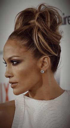 jennifer lopez icon Messy Long Hair, Jlo Hair, Long Hair Updo, Updo Hairstyles, Business Hairstyles, Penteado Cabelo Curto, Hair Updo