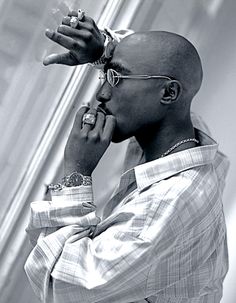 Tupac. Beautiful and poetic....when he let himself. 2pac Pictures, Tupac Quotes, Tupac Pictures, Me Against The World