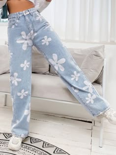 Vintage Floral Straight Leg Jeans - Light Wash / L Magical Fashion, Cute Dress Outfits, Painted Jeans, Cute Preppy Outfits, Summer Feeling, Simple Trendy Outfits, Really Cute Outfits