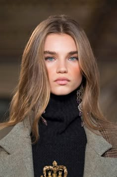 Meghan Roche, Brown Hair Inspo, Sleek Hairstyles, Spring Hairstyles, Hair Inspo Color, Light Brown Hair, Dark Hair, Summer Hairstyles